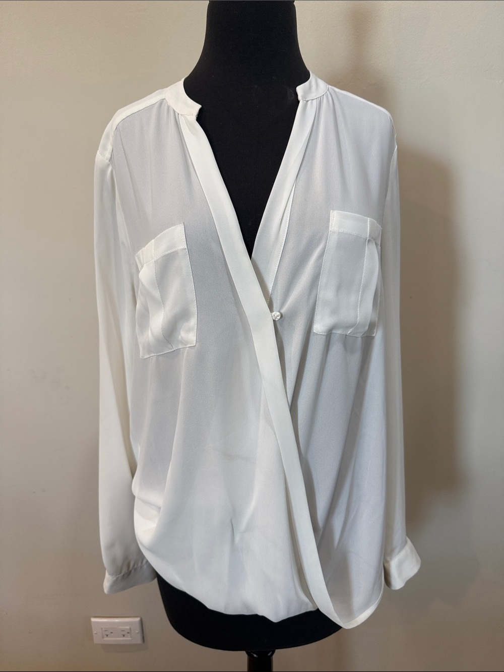 Maeve for Anthropologie white V-neck long sleeve wrap blouse